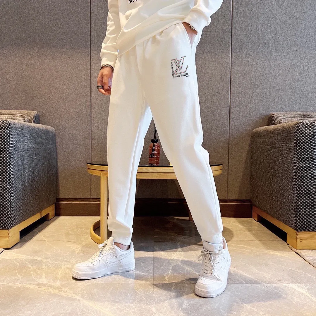 🅿️380 [LV Louis Vuitton] (Fat Man Gospel) hot-selling suit is coming. Focus on the original version of the official website. 2025 new hot-selling sweatshirt suit. The original order is hard to buy🇭🇰. It is the meticulous work of top designers for a fitting and perfect upper body effect. All-natural high-quality Roman cotton 100%, close-fitting comfort, noble and elegant! Original hardware embodies elegance and nobility! Counter size: M-5XL (maximum wear up to 220 pounds)